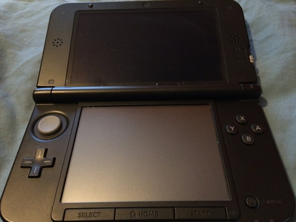Nintendo Pokémon X & Y Limited Edition 3 DS XL (Red) [video game]
